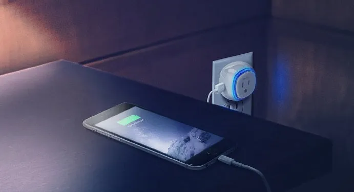 FIBARO Z-Wave Plus Wall Plug with USB Charging Port FGWPB-121