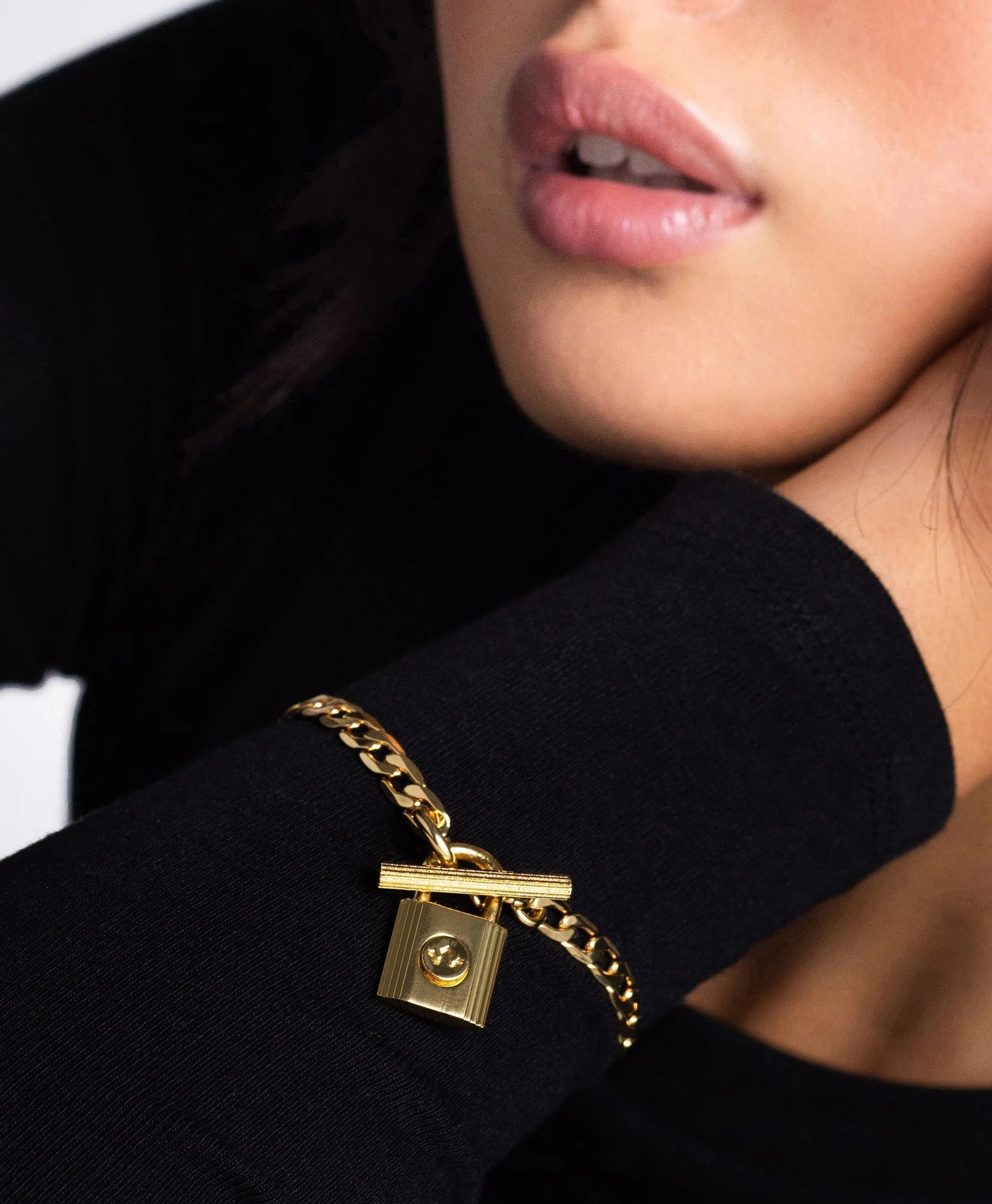 Harpa Bracelet 18ct Gold Plated