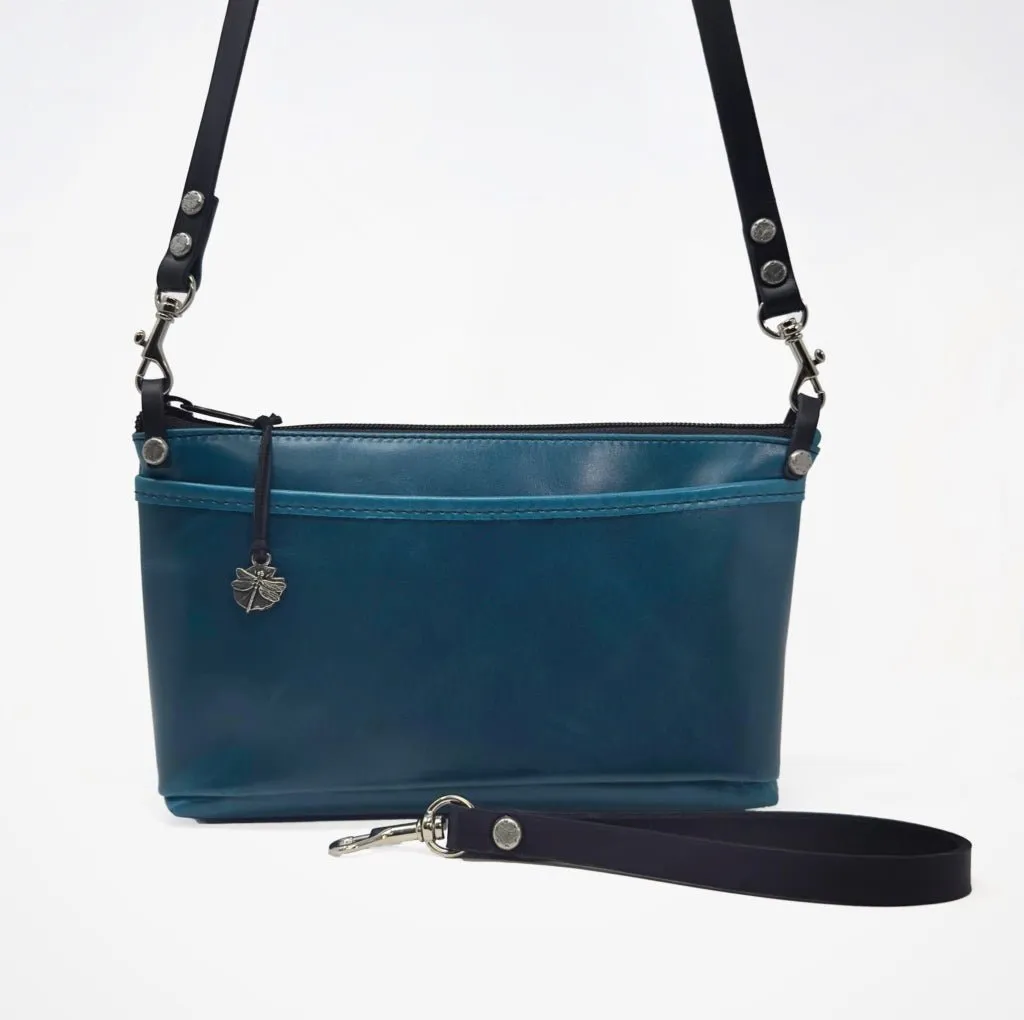 Paula Crossbody / Wristlet, Paramount