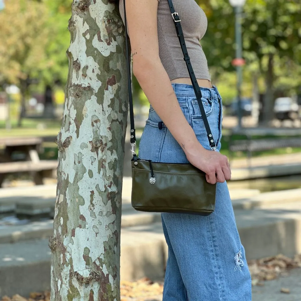 Paula Crossbody / Wristlet, Paramount